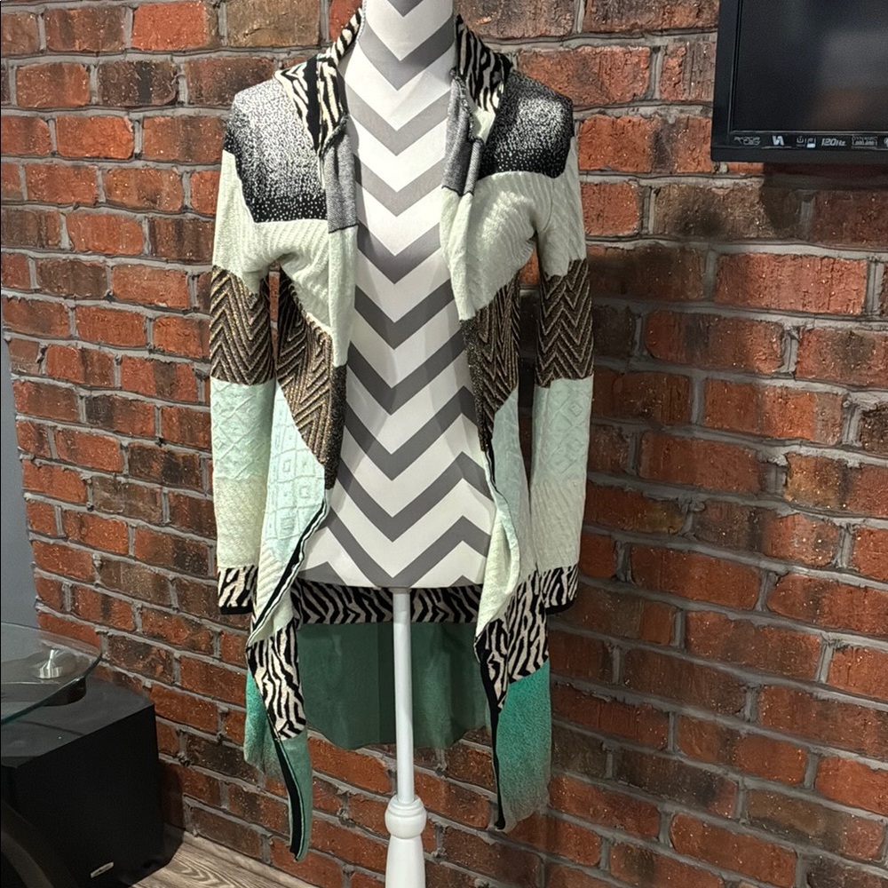 Gimmicks Multicolor Patchwork Women's hooded cardigan. Size Small.